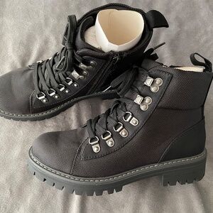 NIB SO Clavicle  Combat Boots BLACK Women 7